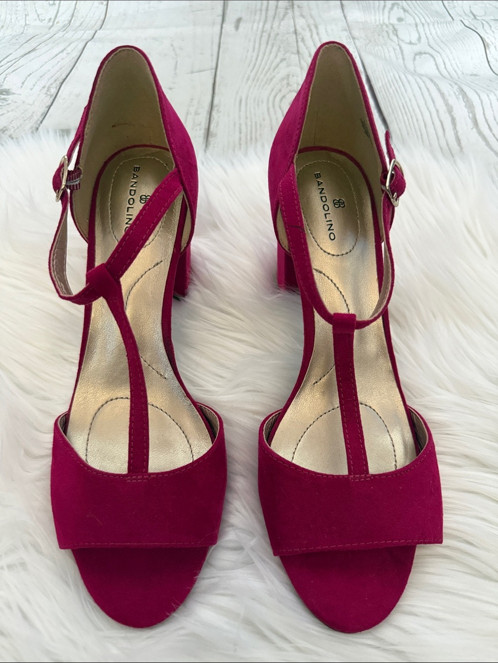 Bandolino Fuchsia T‑Strap Block Heels